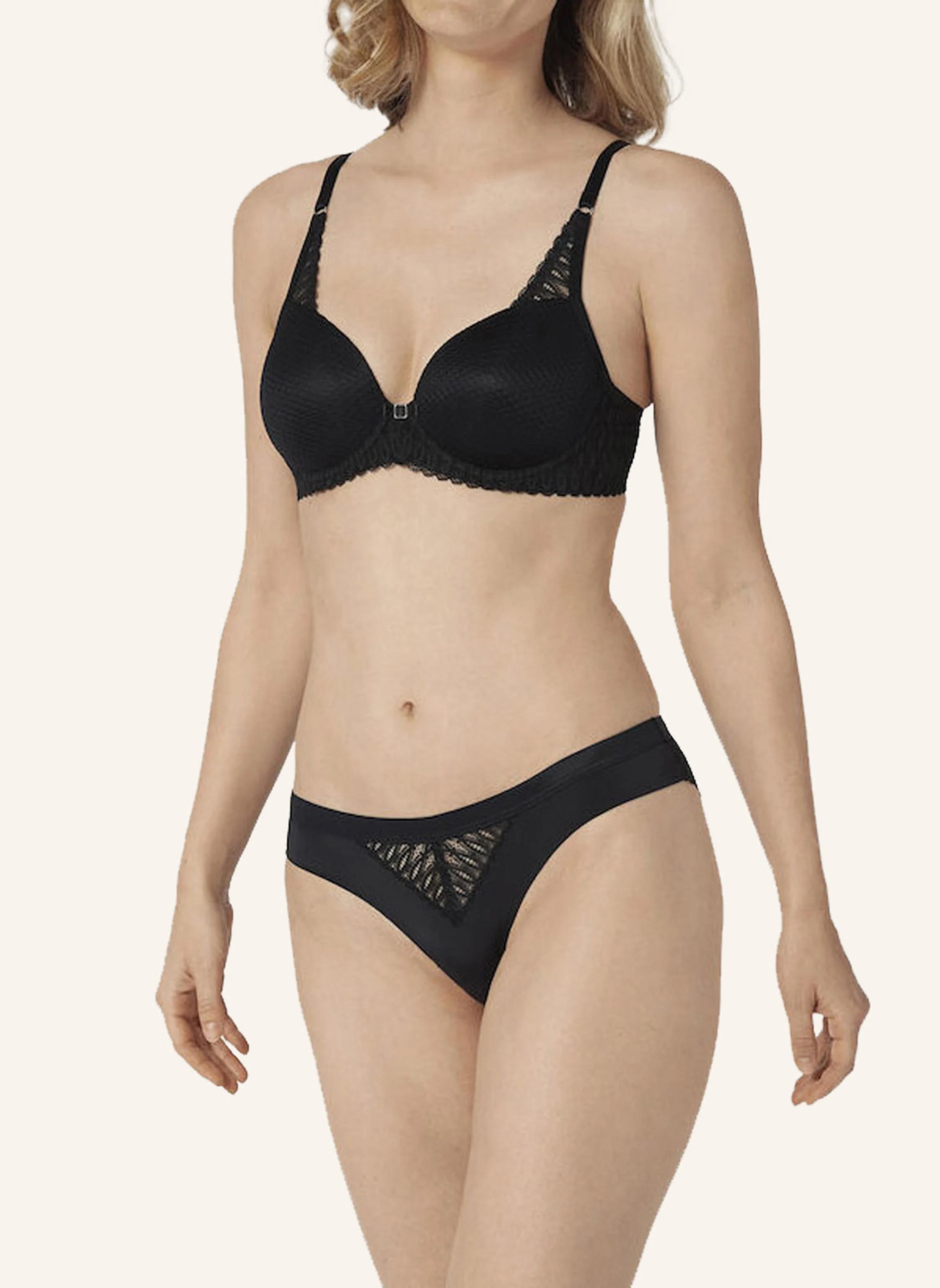 Triumph Sutien cu cupe AURA SPOTLIGHT: NEGRU