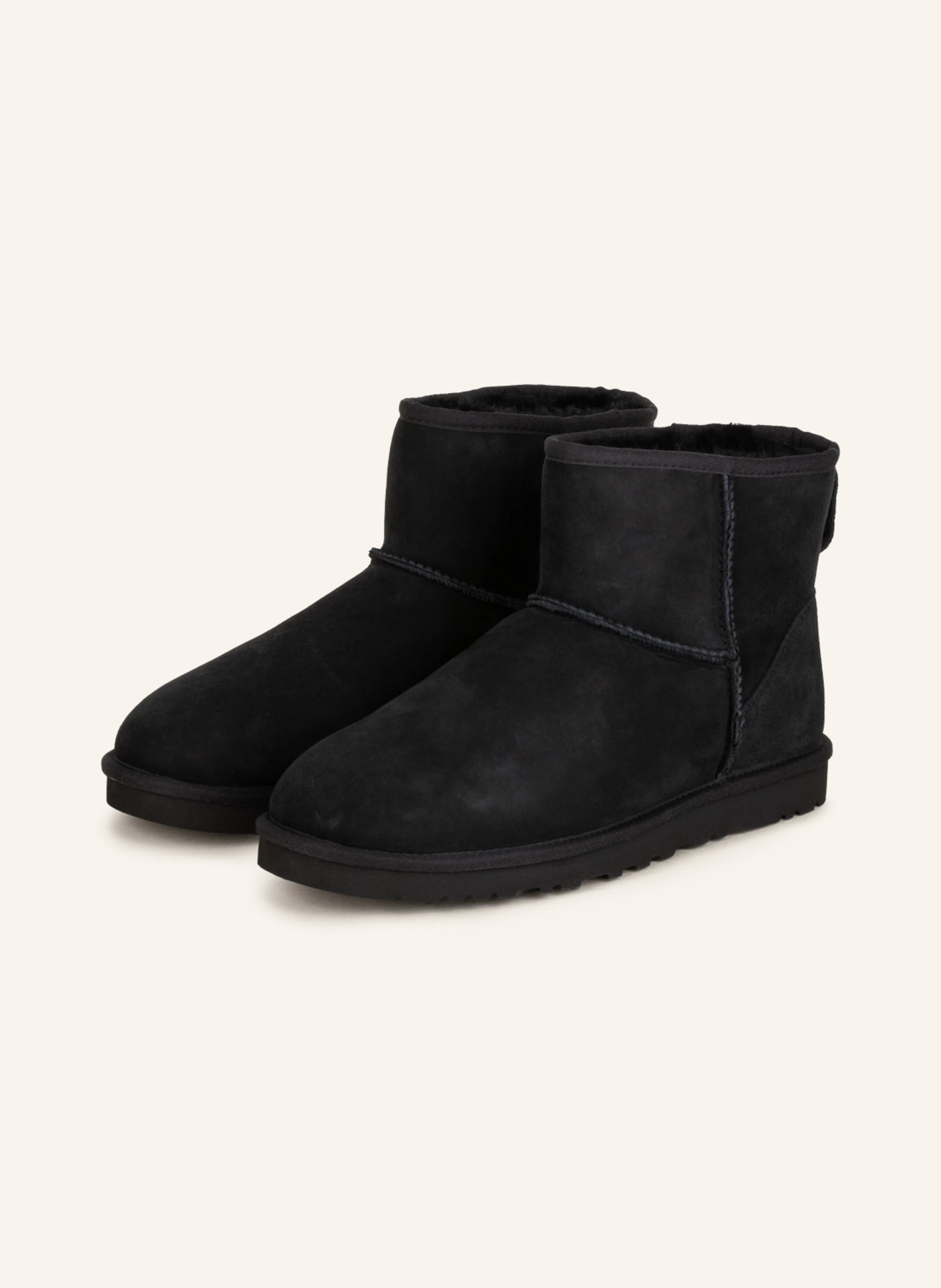 UGG Boots CLASSIC MINI gefüttert in schwarz