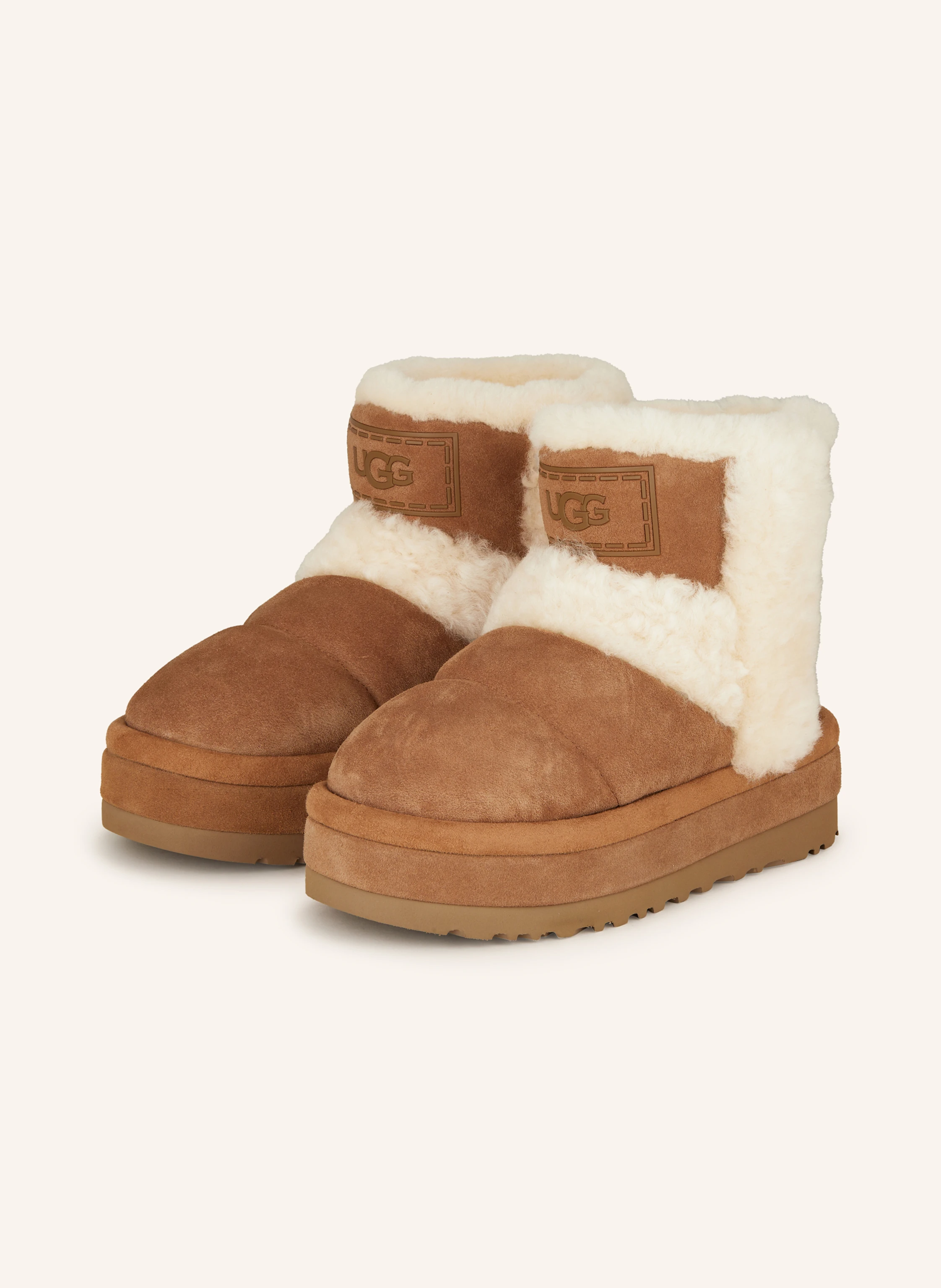 UGG CLASSIC CHILLAPEAK platform boots in camel