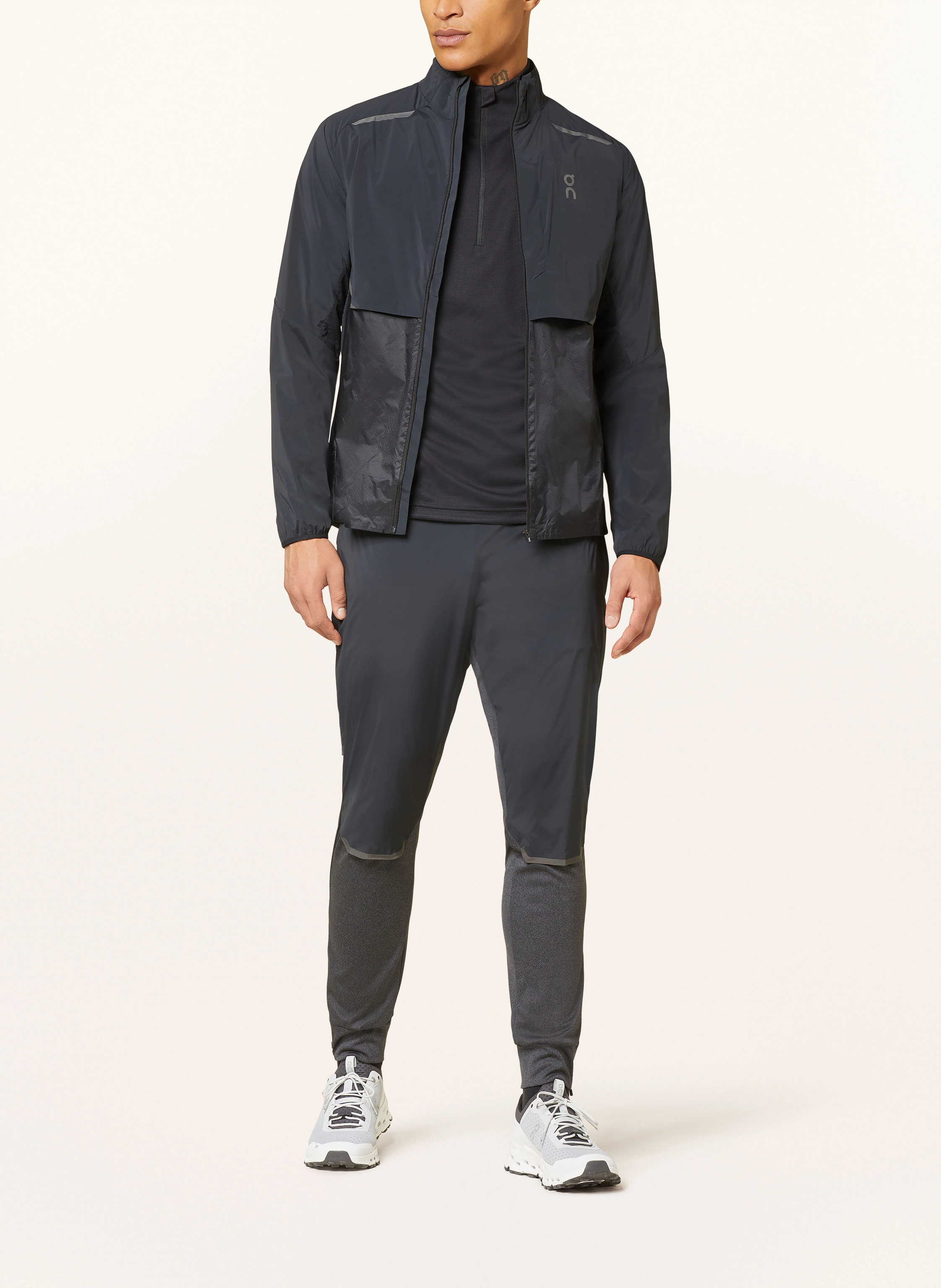 On Running jacket WEATHER in black
