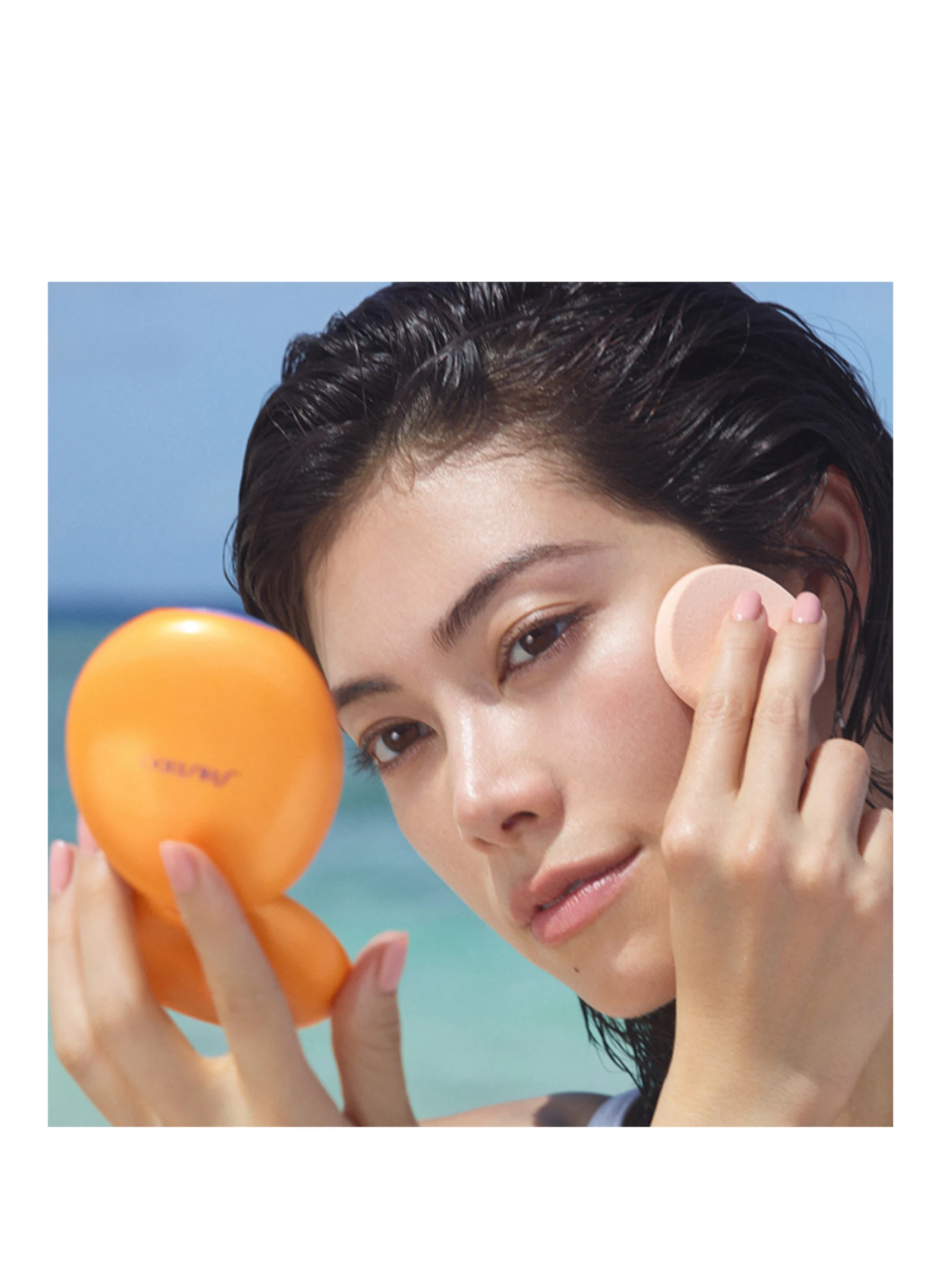 SHISEIDO Fond de ten compact cu factor de protecție solară 10, reumplere: NATURAL
