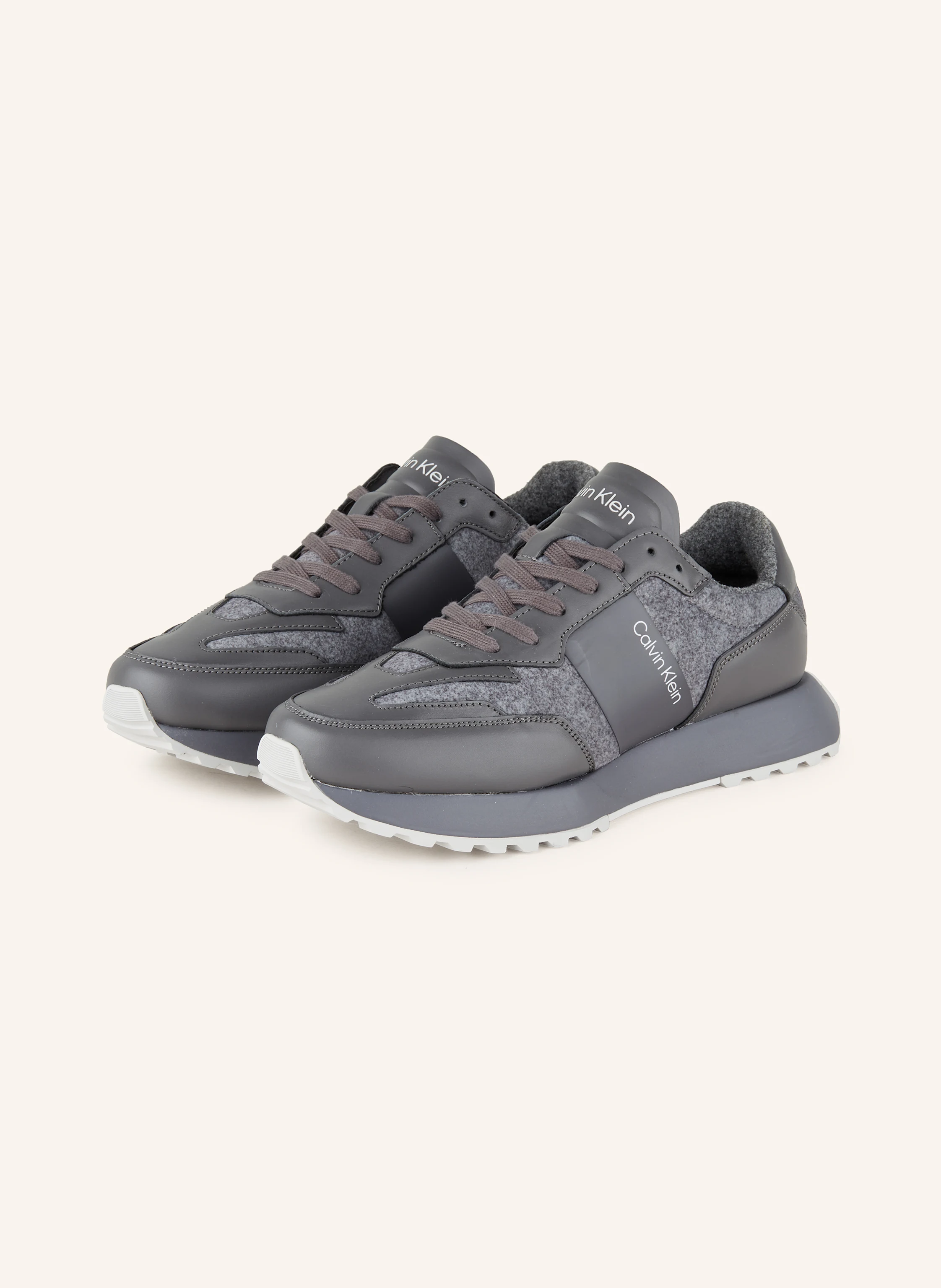 Calvin Klein Sneaker in grau/ dunkelgrau