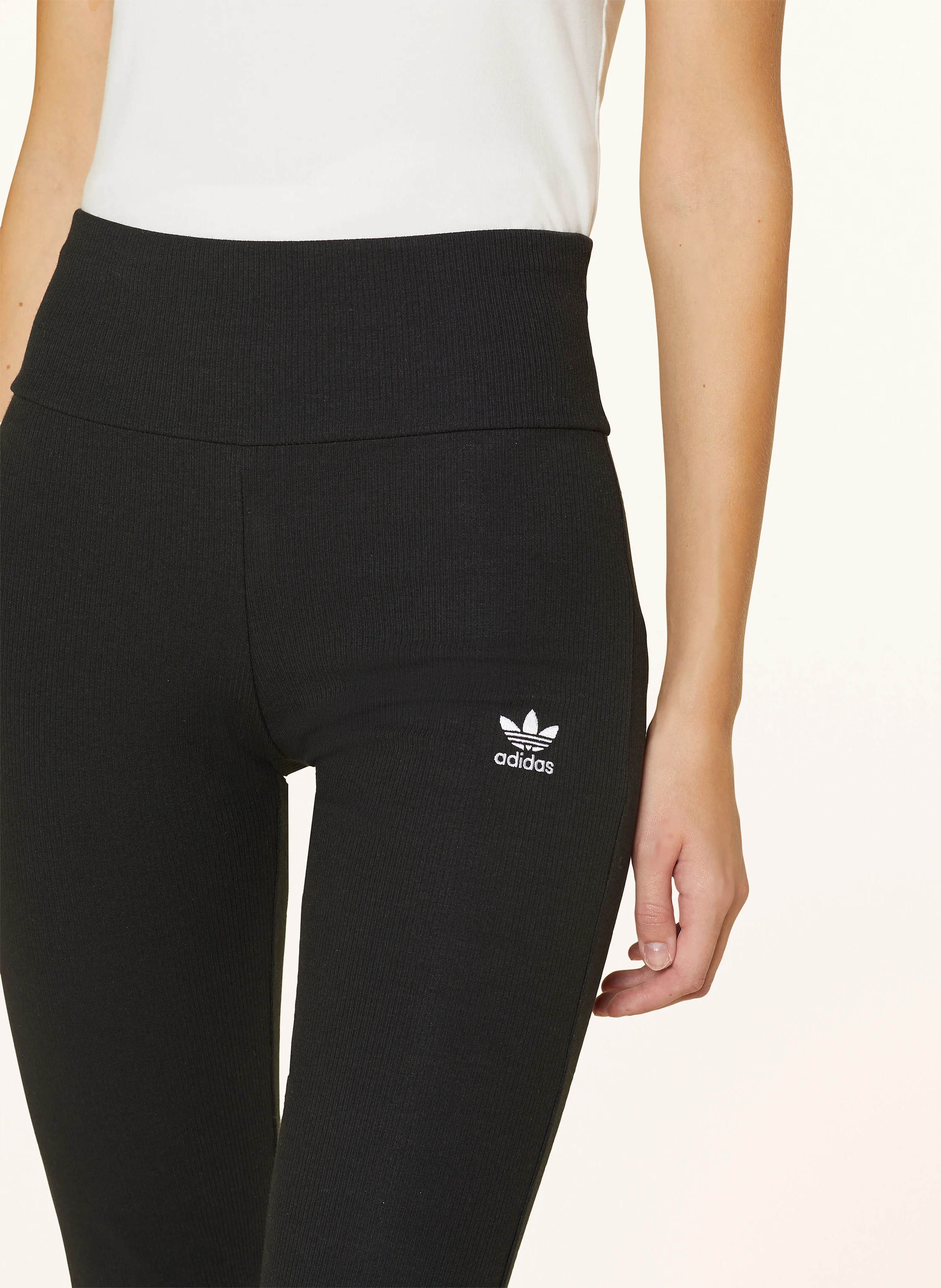 adidas Originals Leggings ESSENTIALS: SVART