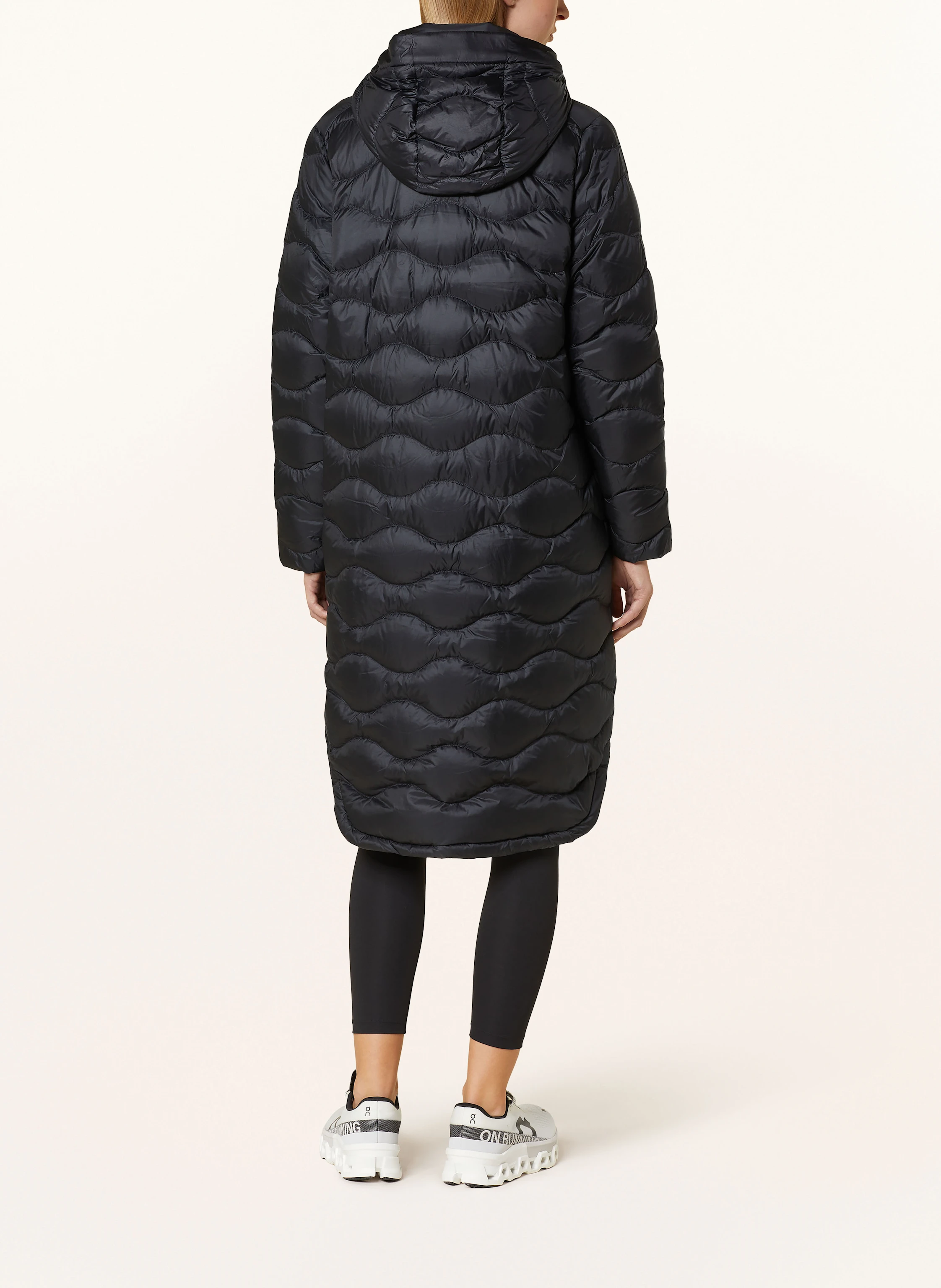 Peak Performance HELIUM lightweight down coat in black