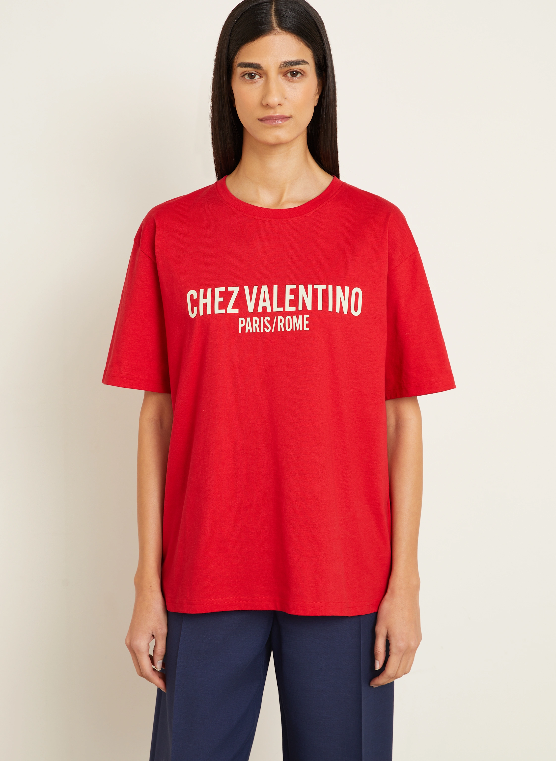Tシャツ・カットソー VALENTINO T-SHIRTS BUTTER-RED Cotton T-shirt With Chez Valentino Print for Man in Red