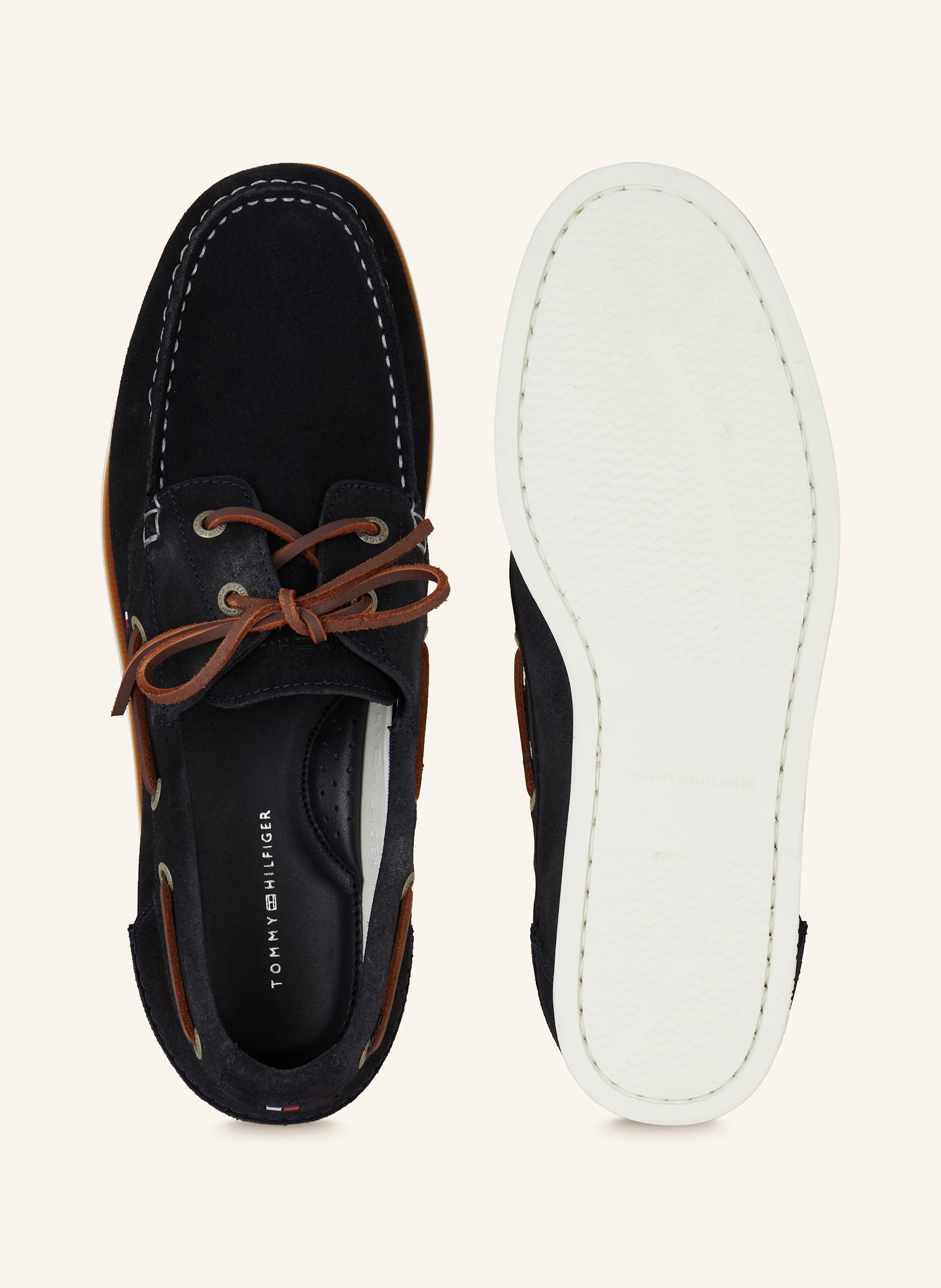 TOMMY HILFIGER chaussures de bateau en bleu foncé