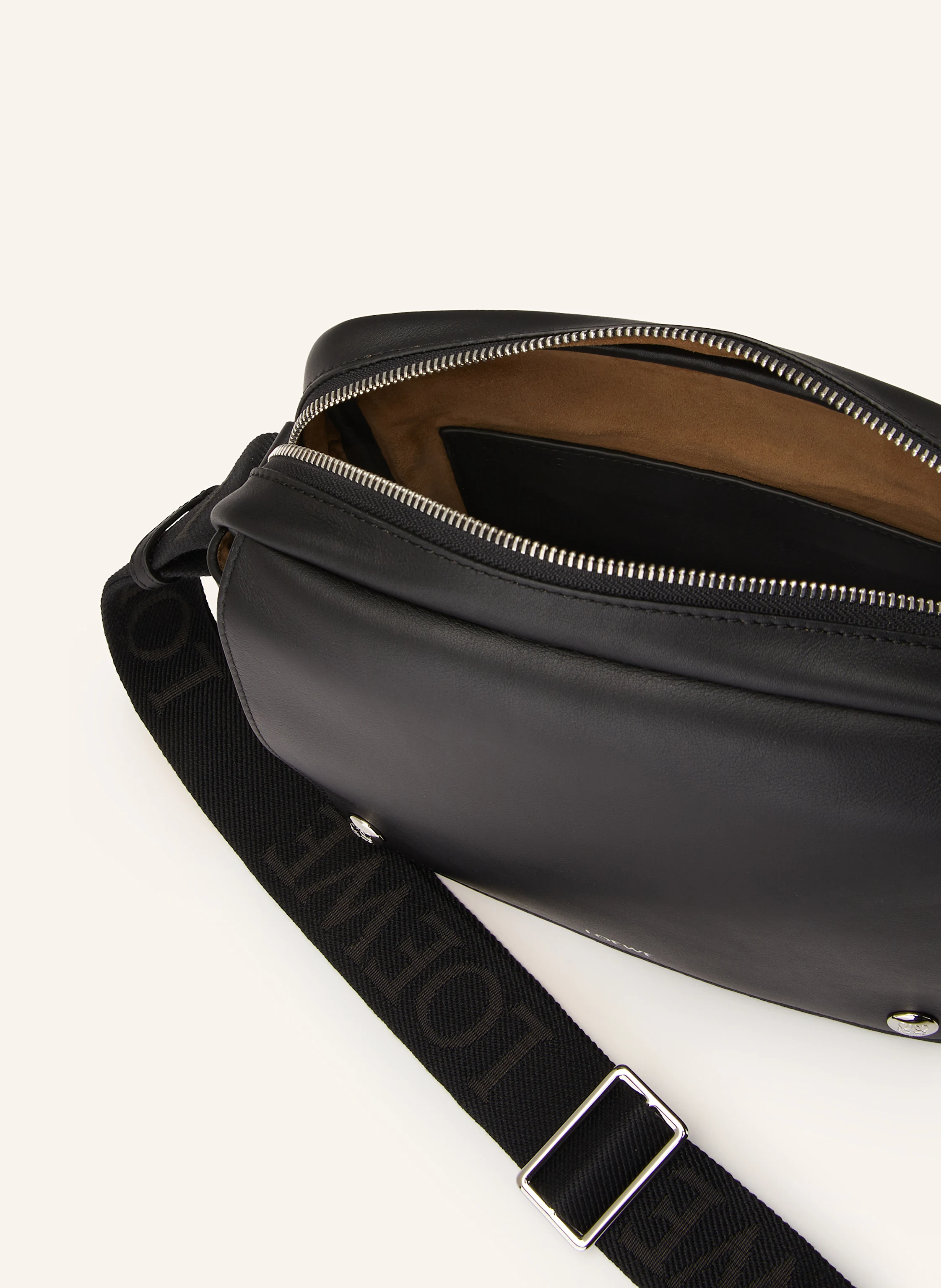 LOEWE Crossbody bag PEBBLE MESSENGER MEDIUM: BLACK