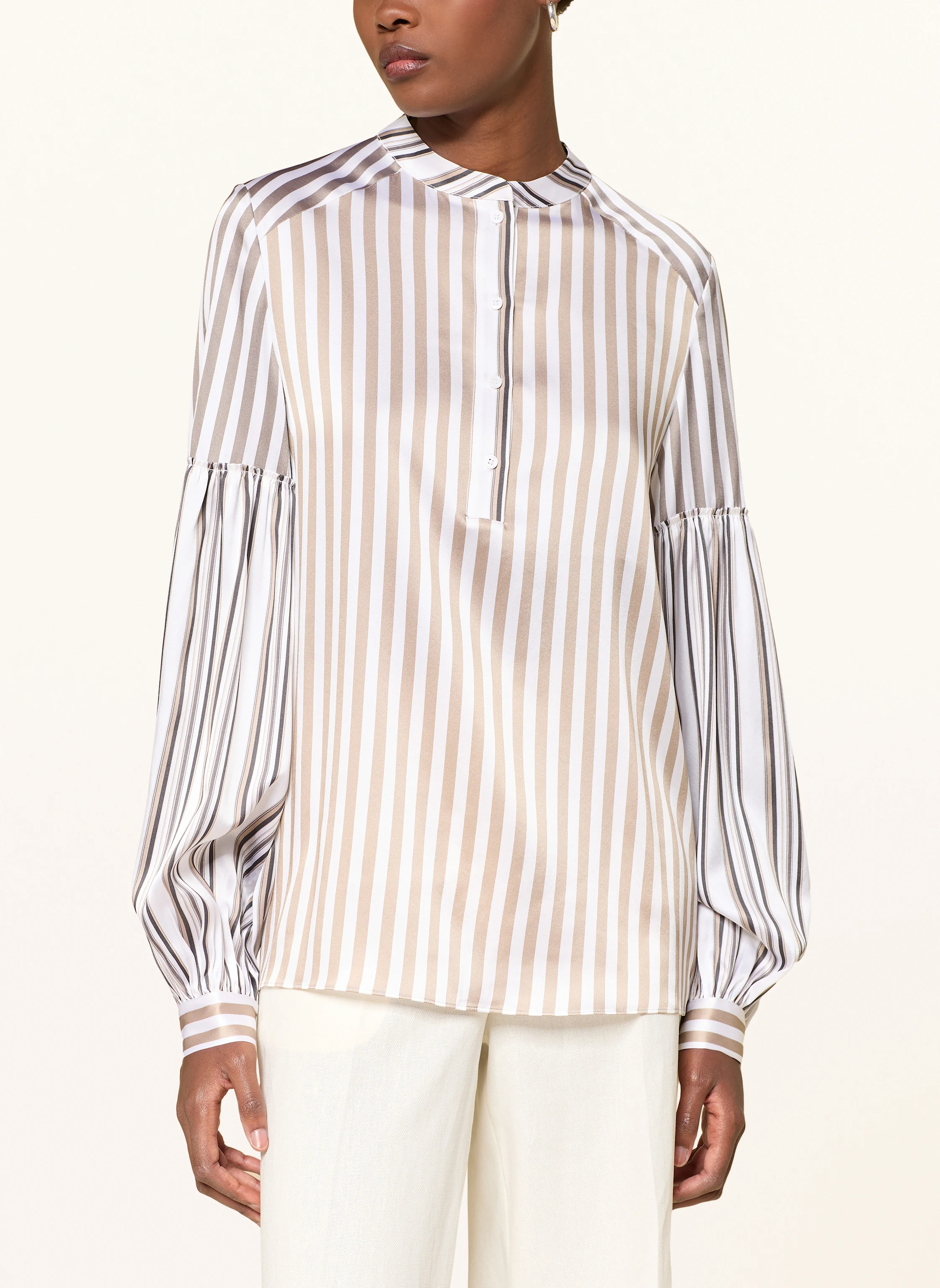 HERZEN'S ANGELEGENHEIT Bluse i silke: TAUPE / OLIVEN / HVID