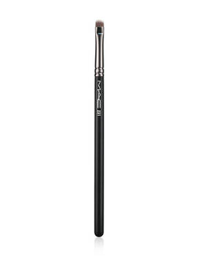M.A.C 231 SMALL SHADER BRUSH