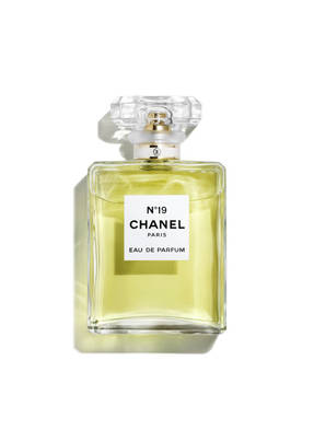 CHANEL N°19