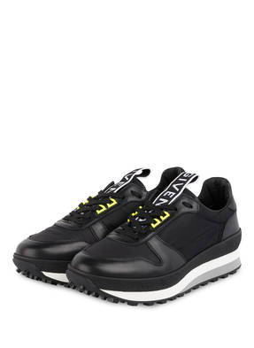 GIVENCHY Sneaker