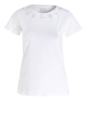 Mrs & HUGS T-Shirt