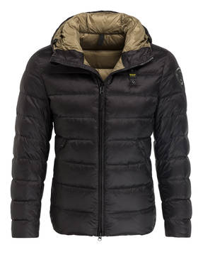 Blauer Daunenjacke