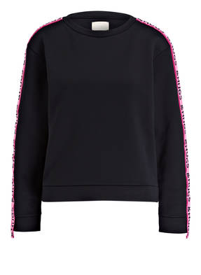Mrs & HUGS Sweatshirt