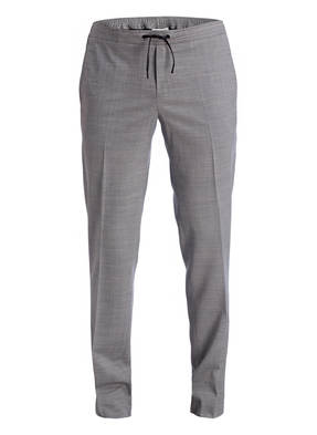 sandro Hose im Jogging-Stil
