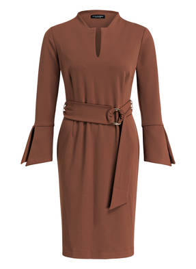 ana alcazar Kleid