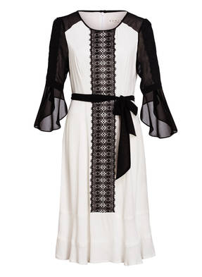 damsel in a dress Kleid CIA