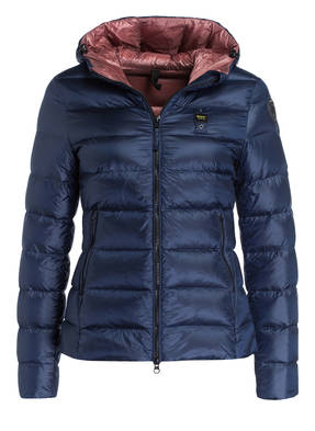 Blauer Daunenjacke