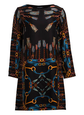 ana alcazar Kleid