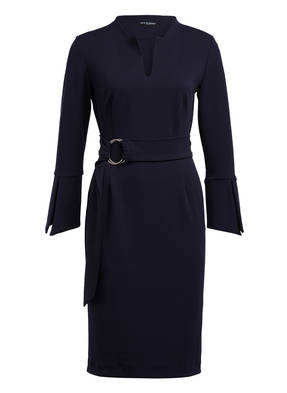 ana alcazar Kleid