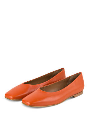 Flattered Ballerinas