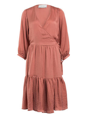 NEO NOIR Wickelkleid JOLANDA aus Satin
