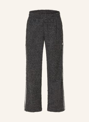 Adidas Originals Bouclé Kalhoty Fb Tp Ve Stylu Joggingových Kalhot tmavě šedá