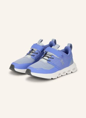 On Sneakersy Cloud Play modrá