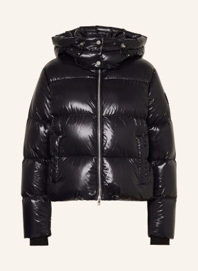 Moose Knuckles Péřová Bunda Moonstone S Odnímatelnou Kapucí černá