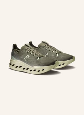 On Laufschuhe Cloudsurfer Max gruen