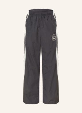 Adidas Originals Tepláky Originals Santiago tmavě šedá / krémová