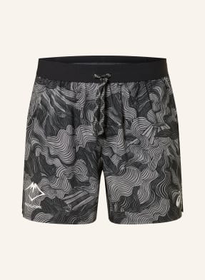 Asics Běžecké Šortky 2 V 1 Fujitrail černá / šedá / bílá
