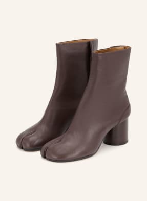 Maison Margiela Kotníčkové Boty Tabi tmavě hnědá