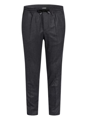 sandro Hose im Jogging-Stil