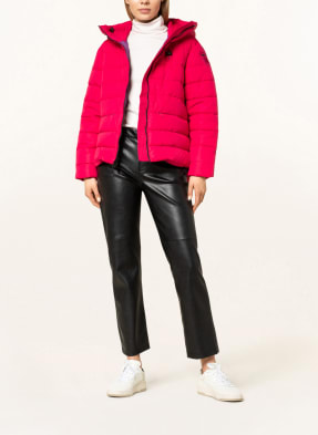 Blauer Steppjacke