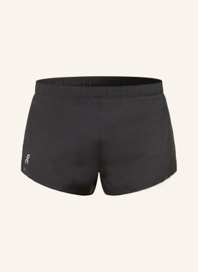 On 2-in-1-Laufshorts RACE aus Mesh