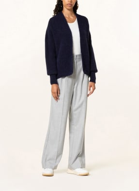 BEKLEIDUNG SCHUHE UND ACCESSOIRES F R FRAUEN visual data 2