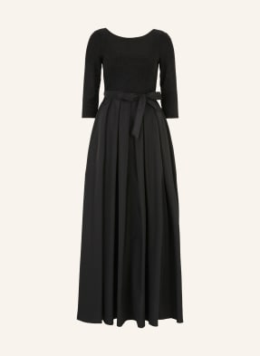 Vera Mont Evening dress with 3/4 sleeves and glitter thread