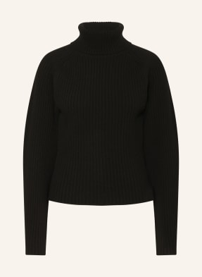 SoSUE Turtleneck sweater