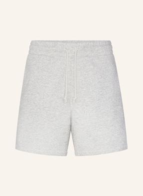 Skims Pohodlné Domácí Šortky Z Mikinové Látky Lounge Fleece světle šedá