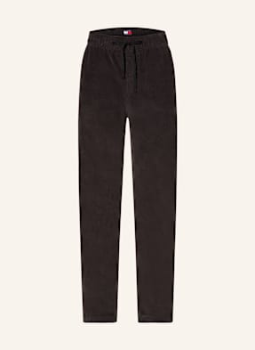 Tommy Jeans Manšestrové Kalhoty Isaac V Joggingovém Stylu Slim Fit černá