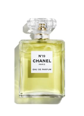 CHANEL N°19