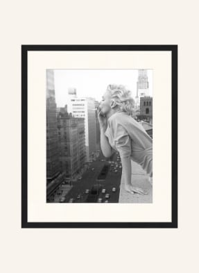 Liv Corday Wandposter MARILYN IM 'AMBASSADOR HOTEL' IN NEW YORK mit Rahmen