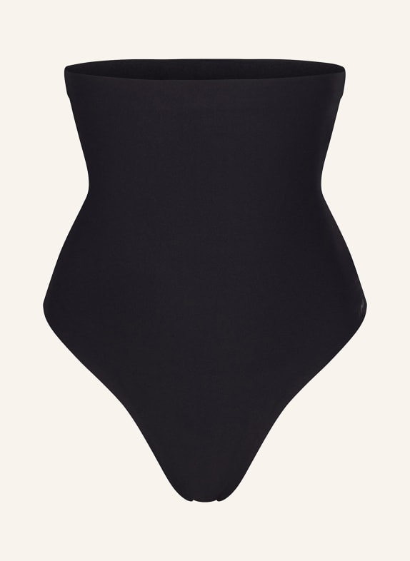 SKIMS Kształt pasuje każdemu ONYX