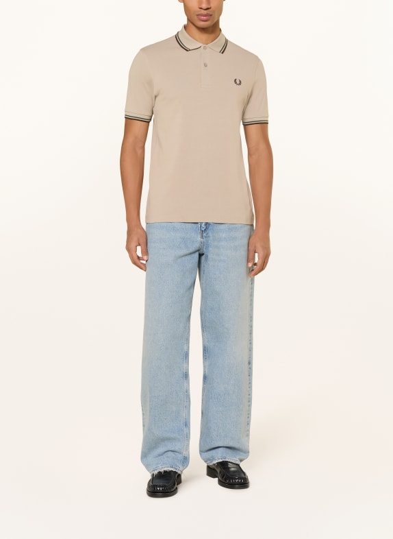 FRED PERRY Piqué-poloskjorte LYSEBRUN