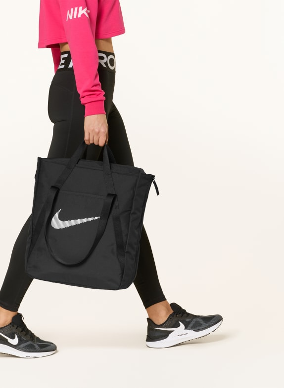 Nike Sporttas 28 l ZWART