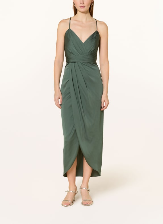 V by Vera Mont Saténové koktejlové šaty ZELENÁ