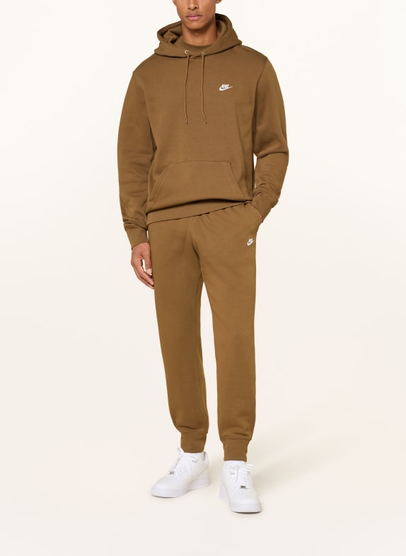 Nike Sweatpants CLUB BRAUN