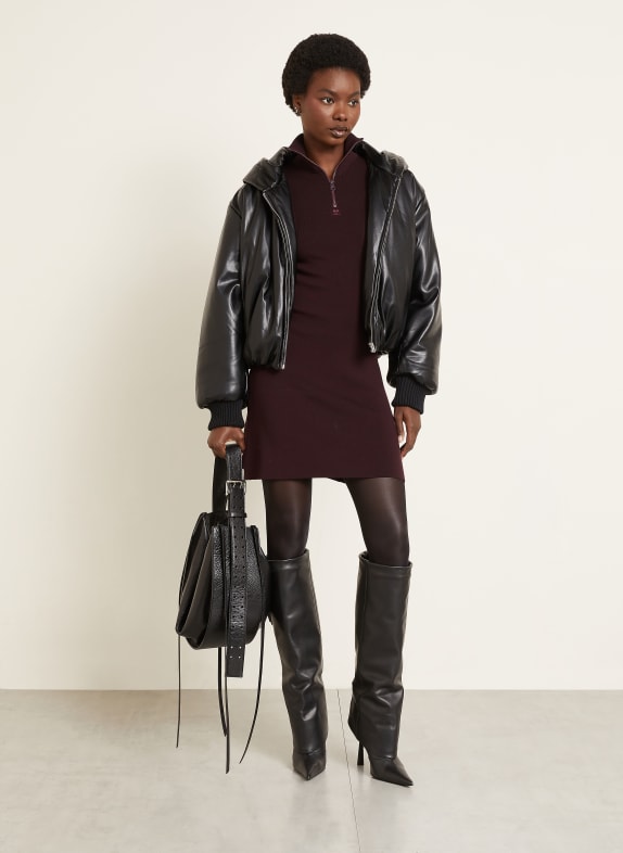 Courrèges Strickkleid aus Merinowolle DUNKELROT