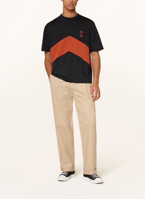FRED PERRY T-shirt ZWART / DONKERORANJE
